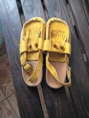 Yellow Suede Sandals With Fringe And Back Strap